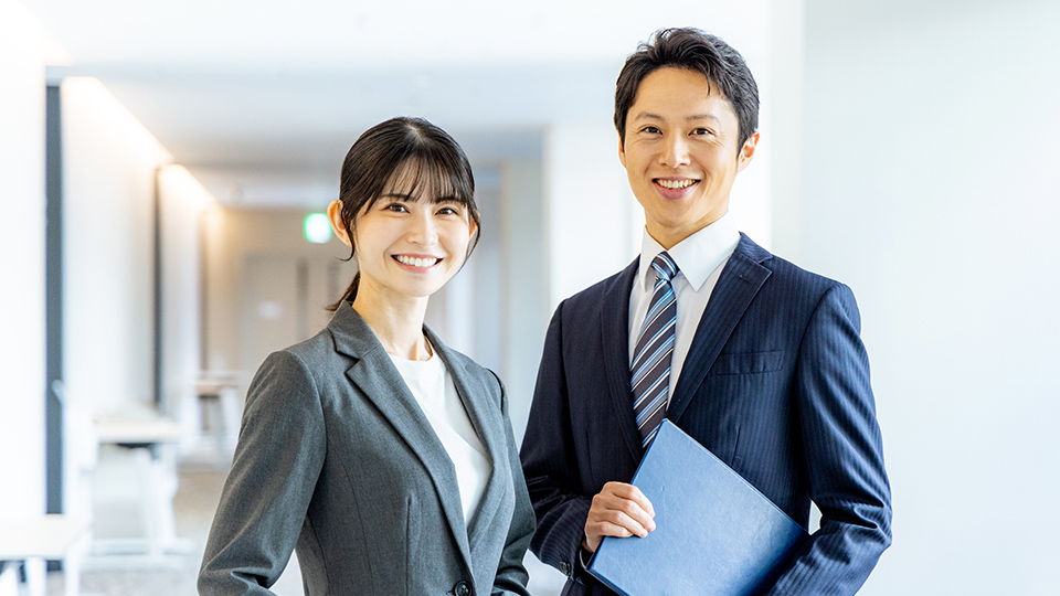 人生も仕事ももっと
「おもしろく、ワクワク」と